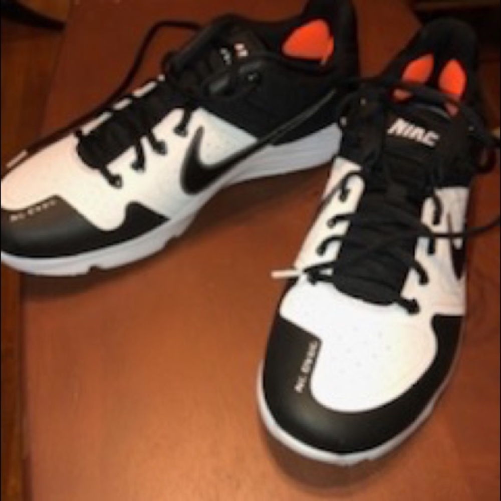 Nike low rise shoes